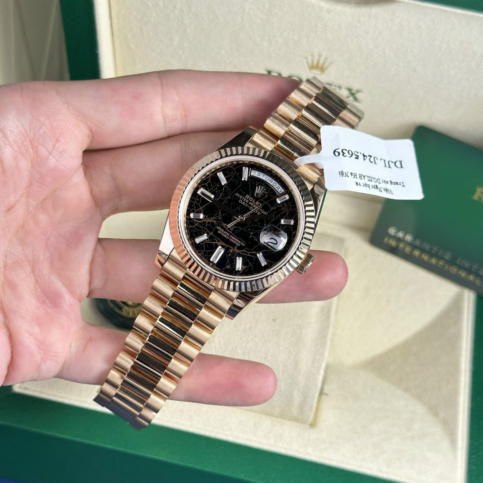 1750588025-17.jpg Rolex Day-Date 228235 RG Plated Eisenkiesel Dial CZ Diamonds 40mm Super Clone - 图片 1