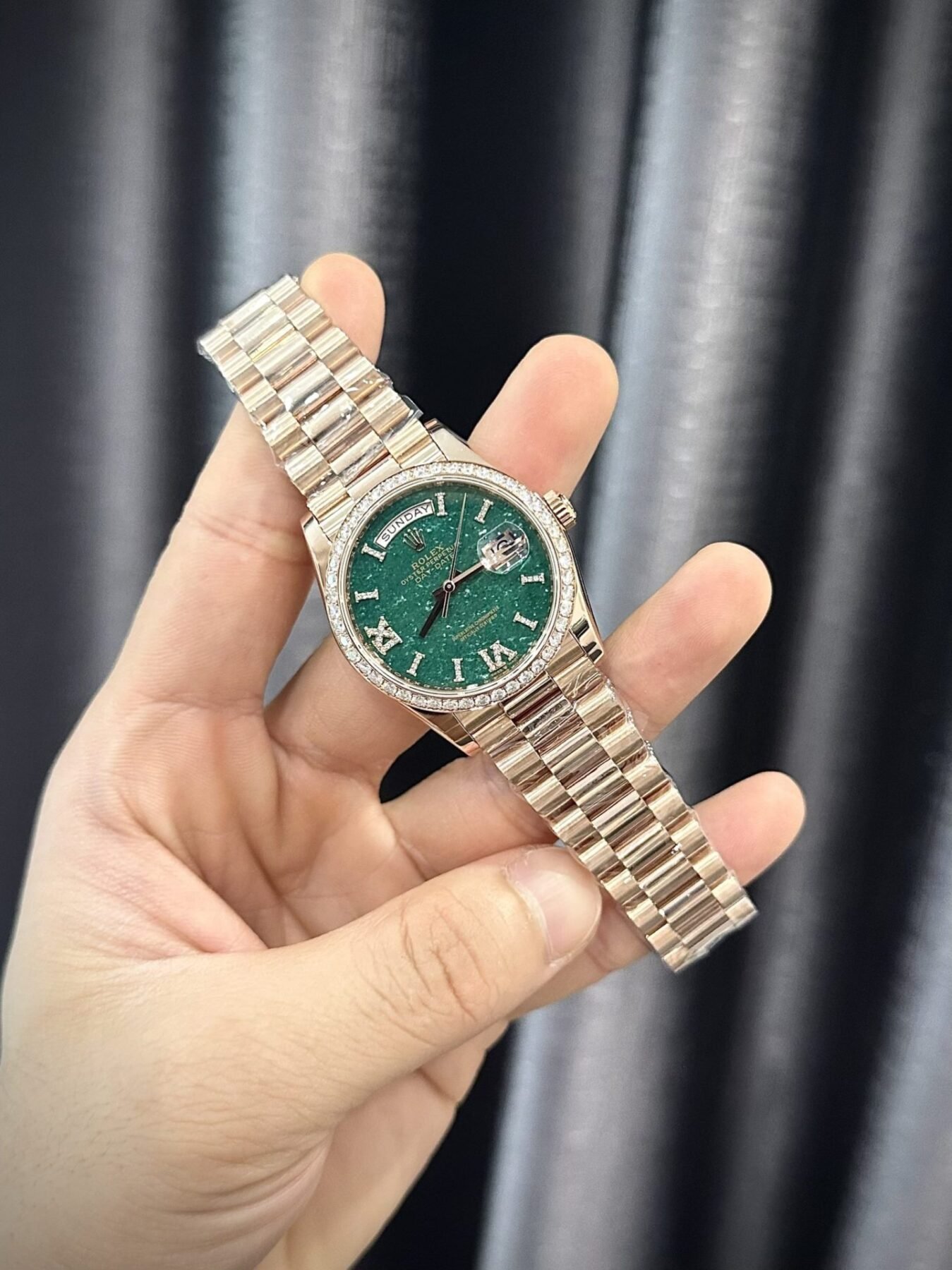 1750588068-35-2.jpg Rolex Day-Date 128235 RG Plated Green Dial With Diamonds 36mm Super Clone - 图片 1