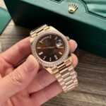 Rolex Day-Date 228235 RG Plated Chocolate Dial CZ Diamonds 40mm EWF Replica - 图片 2