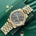 Rolex Day-Date YG Plated Dark MOP Dial CZ Diamonds 40mm AAA Replica - 图片 3
