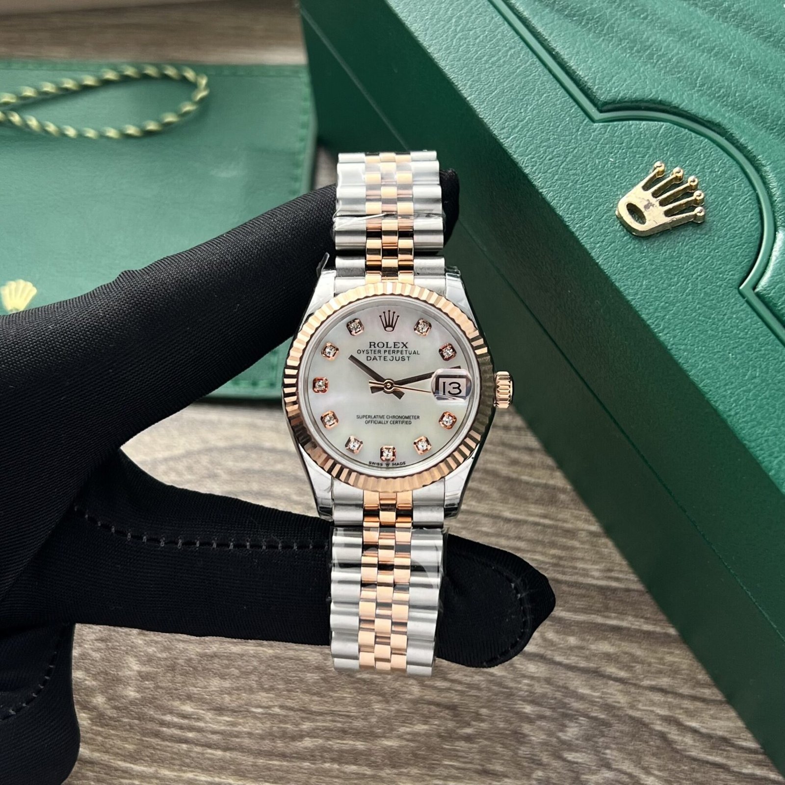 1750588465-192-scaled-1.jpg Rolex Datejust SS/RG Plated MOP Dial Diamonds 31mm Jub Replica - 图片 1