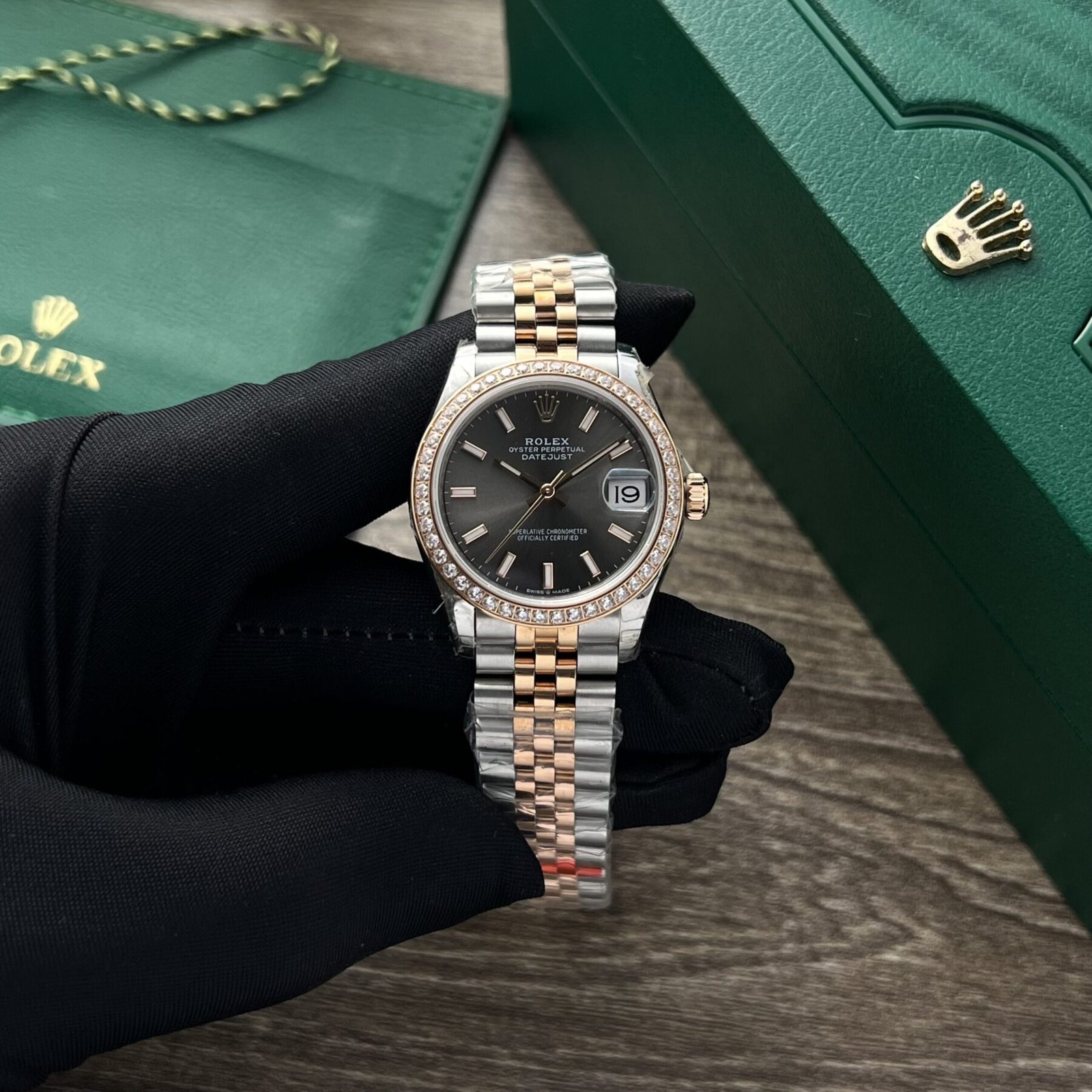 1750588471-194-scaled-1.jpg Rolex Datejust SS/RG Plated Black Dial CZ Diamonds 31mm Jub AAA Replica - 图片 1