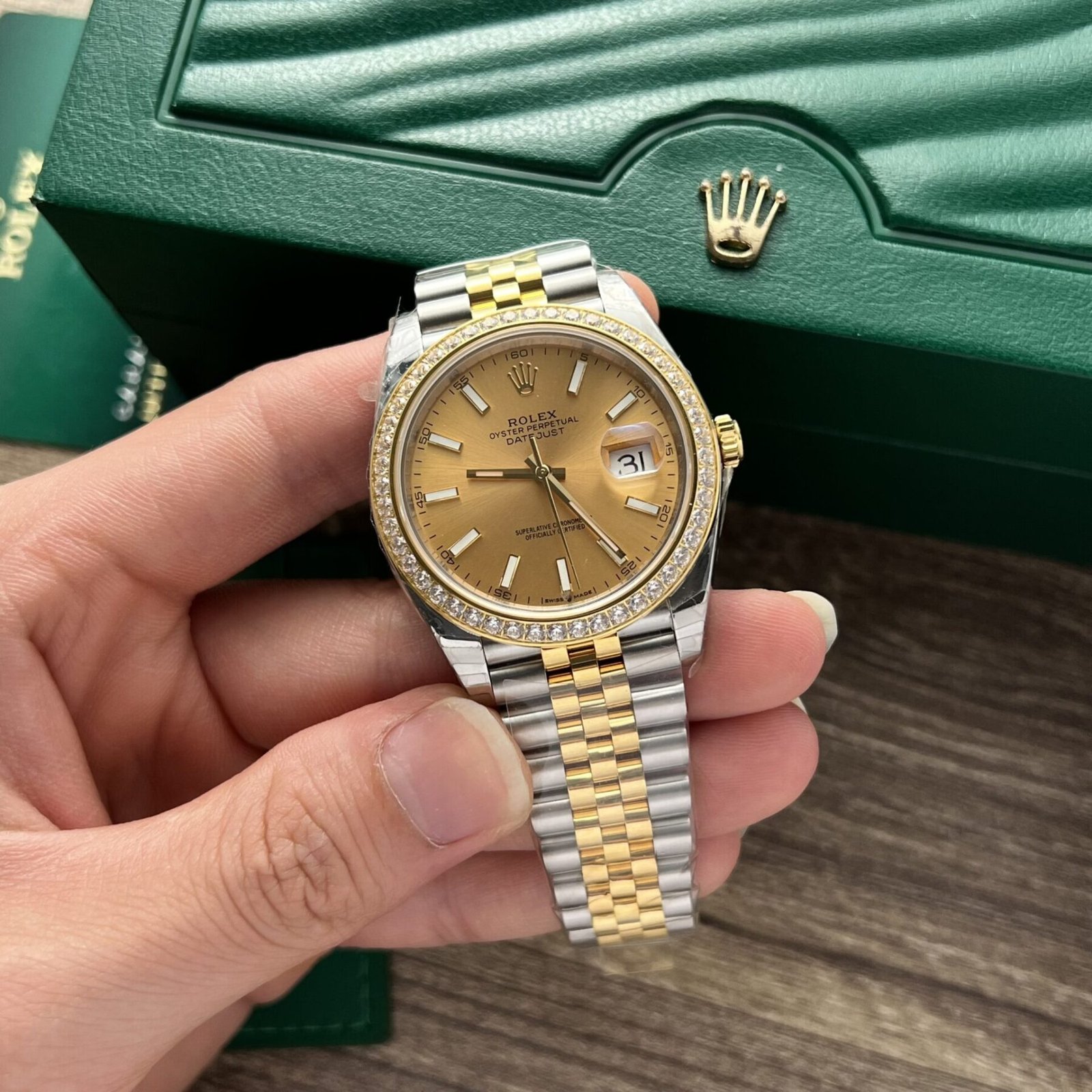 1750588605-241.jpg Rolex Datejust SS/YG Plated Champagne Dial CZ Diamonds 41mm Jub EWF Replica - 图片 1