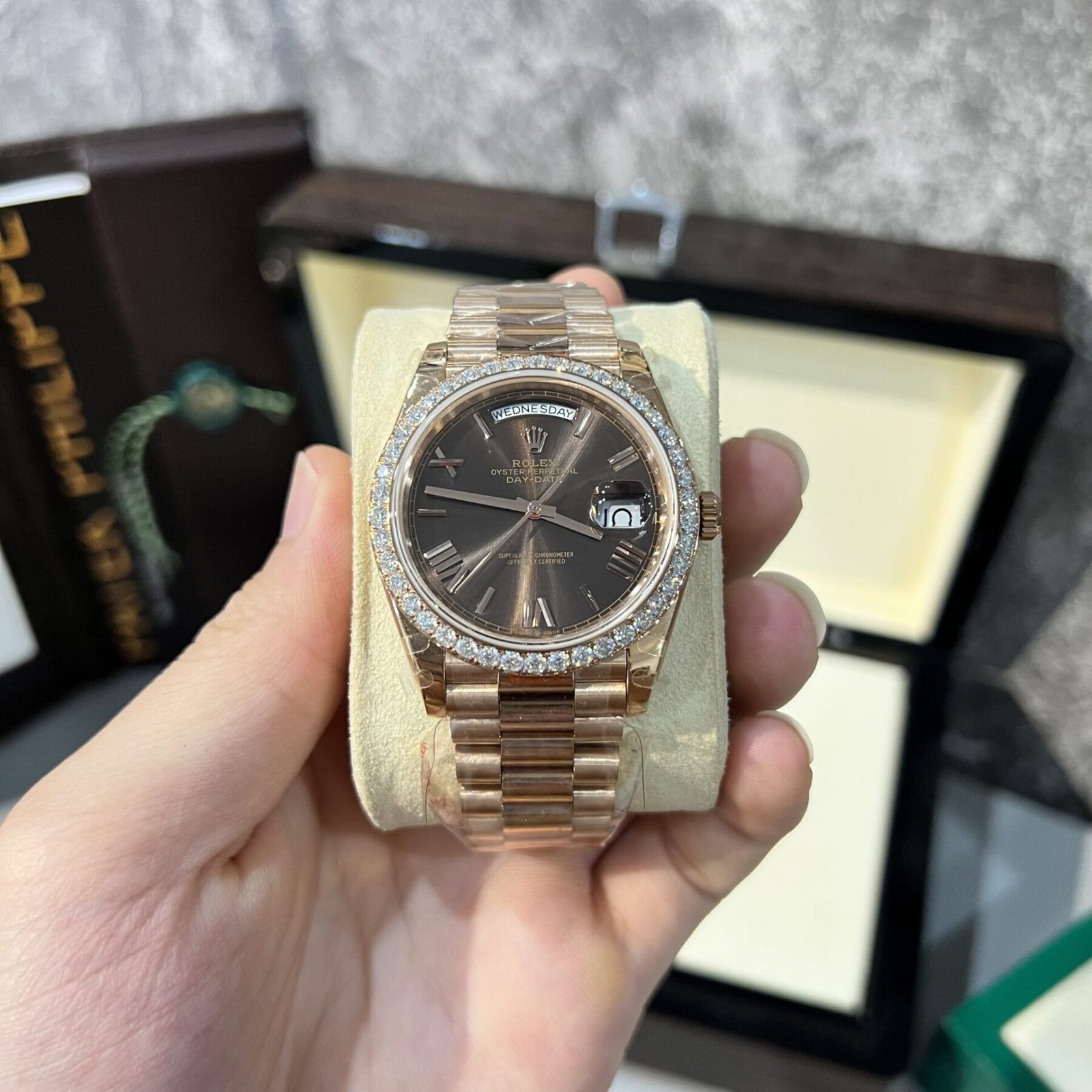 1750588670-266.jpg Rolex Day-Date 228235 RG Plated Chocolate Dial With Diamonds 40mm Super Clone - 图片 1
