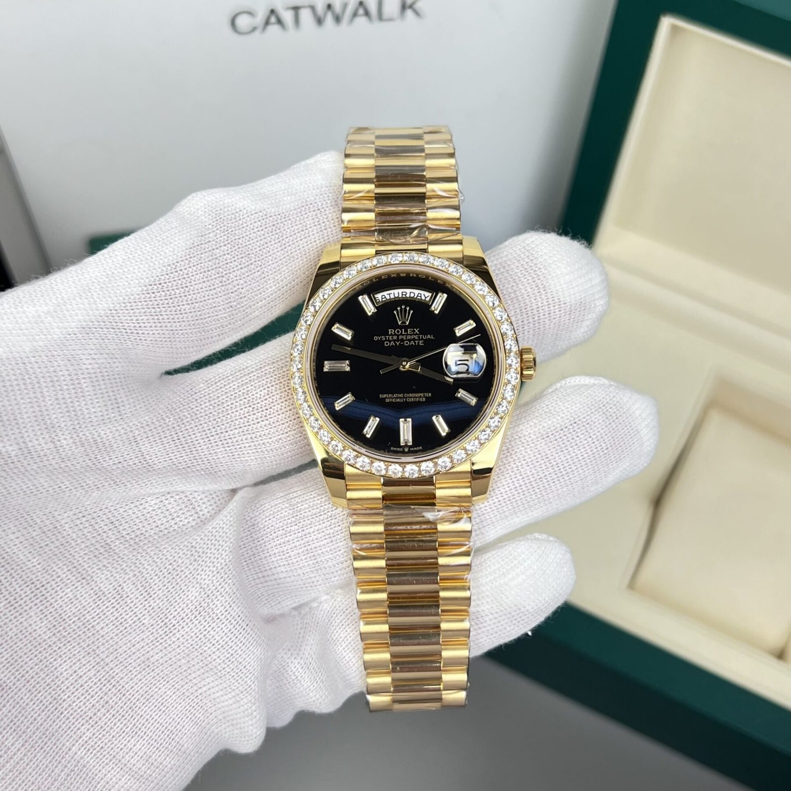 1750588677-269.jpg Rolex Day-Date 228348RBR YG Plated Black Dial CZ Diamonds 40mm Super Clone - 图片 1