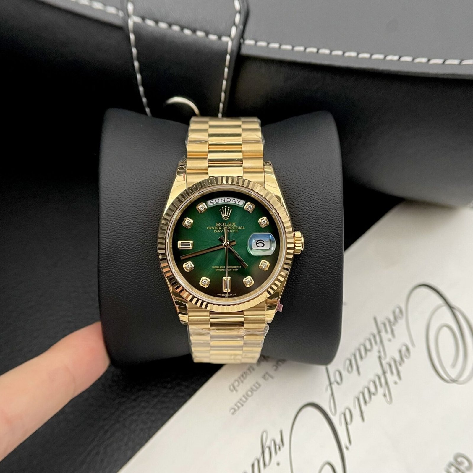 1750588746-295.jpg Rolex Day-Date YG Plated Green Dial CZ Diamonds 36mm EWF Replica - 图片 1