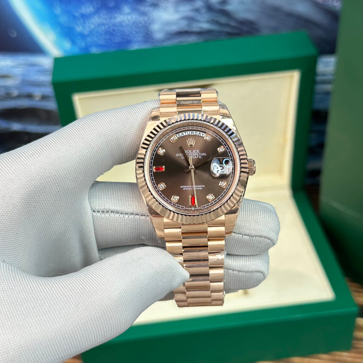 1750589022-408.jpg Rolex Day-Date RG Plated Chocolate Dial CZ Diamonds 40mm EWF Replica - 图片 1